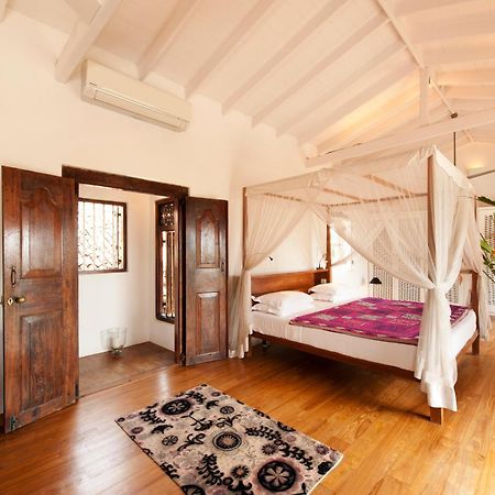 A 03 Bedroom Villa In Galle Fort With Roof Terrace & Pool Exteriör bild